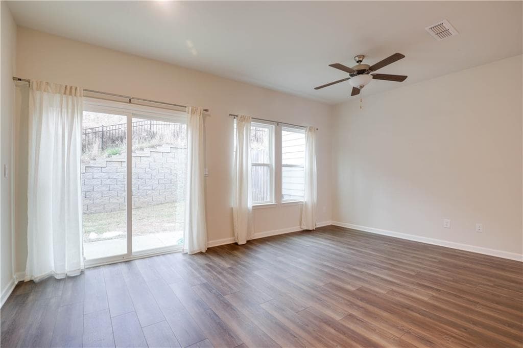 3 bedroom, 3 bathroom, 1,650 sq ft townhouse for rent at 116 Cedar Lane, Dawsonville, GA 30534 for $1,895 a month — photo 9