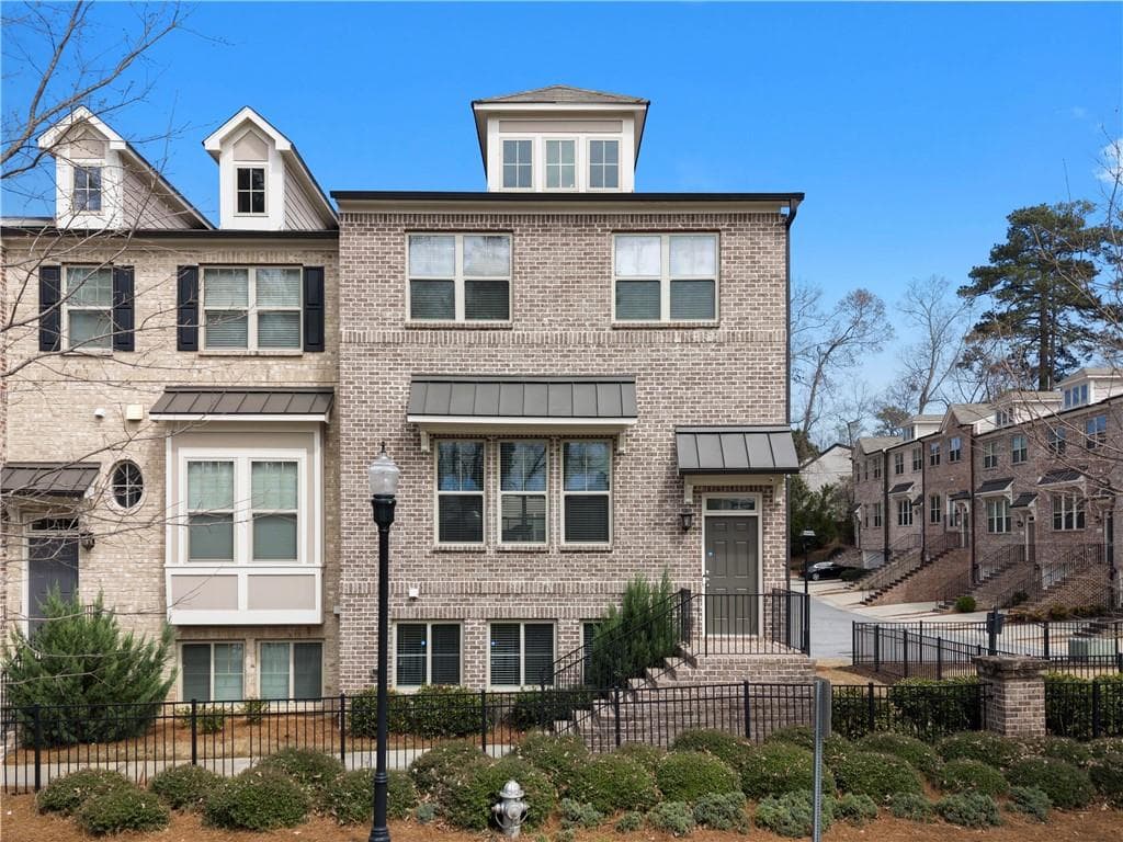 4 bedroom, 4 bathroom, 2,590 sq ft townhouse sold at 1833 Hislop Lane, Atlanta, GA 30345