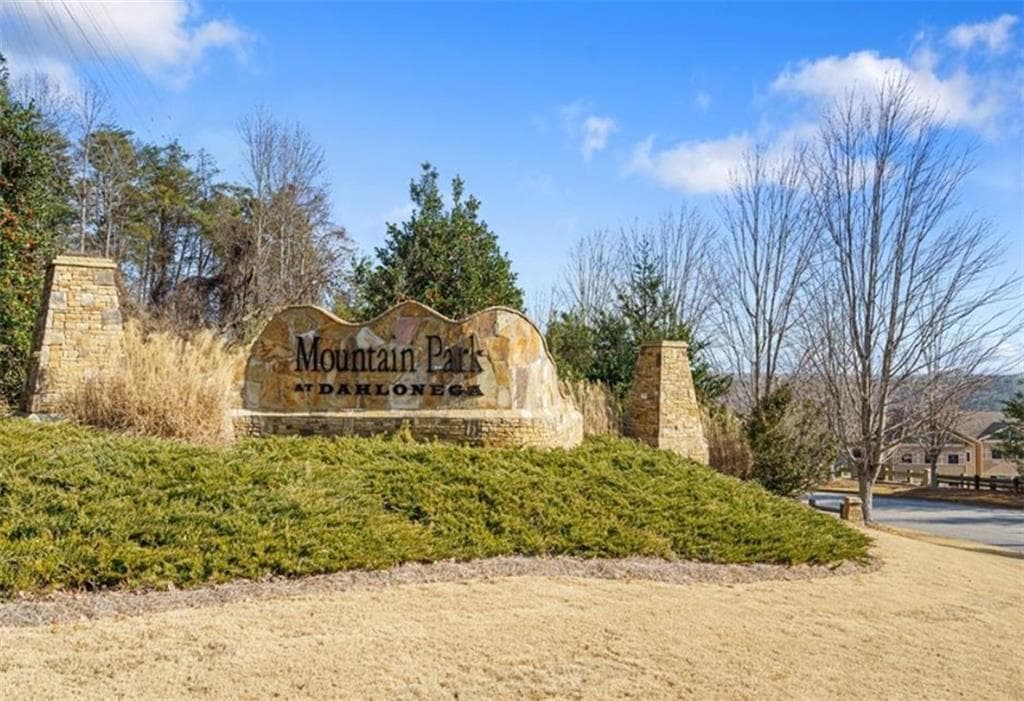 3 bedroom, 3 bathroom, 1,925 sq ft townhouse for rent at 445 Stoneybrook Drive, Dahlonega, GA 30533 for $2,300 a month — photo 2