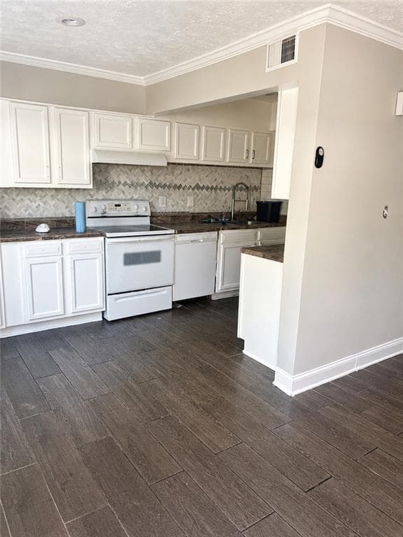 3 bedroom, 2 bathroom, 1,440 sq ft condominium for sale at 3190 Nectarine Circle, Decatur, GA 30034 — photo 2