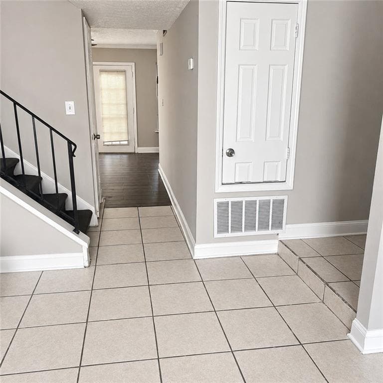 3 bedroom, 2 bathroom, 1,440 sq ft condominium for sale at 3190 Nectarine Circle, Decatur, GA 30034 — photo 5