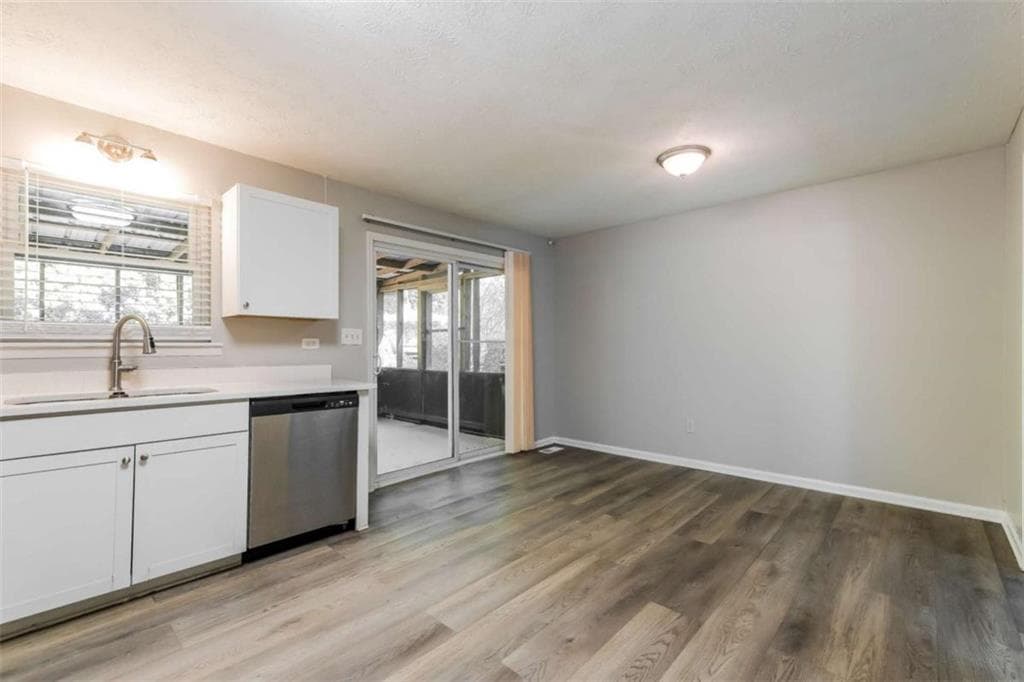 3 bedroom, 2 bathroom, 1,464 sq ft single family residence for sale at 2852 Melanie Lane, Douglasville, GA 30135 — photo 6