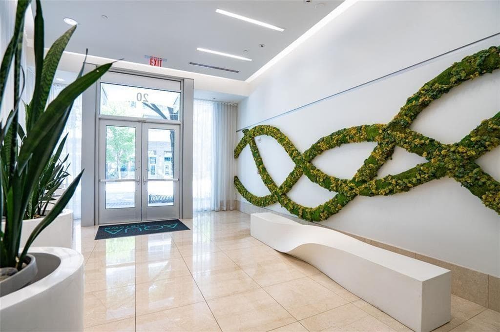 2 bedroom, 2 bathroom, 1,723 sq ft condominium under contract at 20 10th Street 604, Atlanta, GA 30309 — photo 4