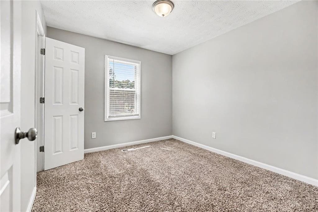 3 bedroom, 3 bathroom, 1,816 sq ft single family residence under contract at 150 James Court, Palmetto, GA 30268 — photo 9