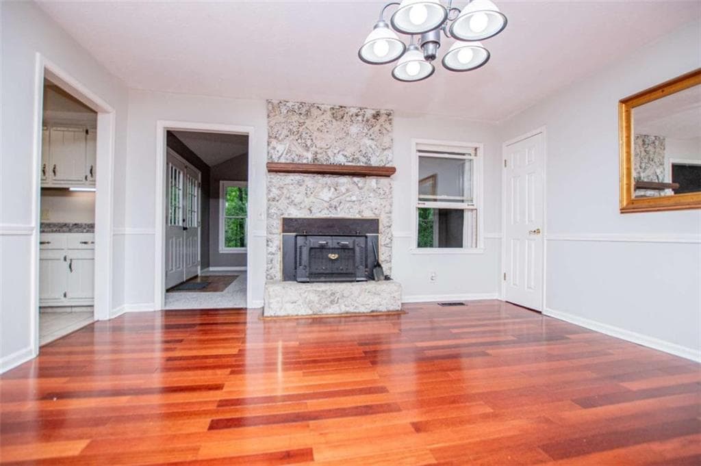 3 bedroom, 2 bathroom, 1,652 sq ft single family residence for sale at 1499 Stonington Court, Villa Rica, GA 30180 — photo 4