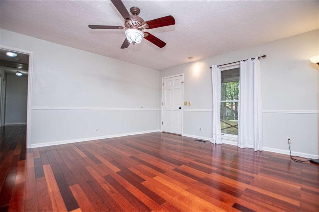 3 bedroom, 2 bathroom, 1,652 sq ft single family residence for sale at 1499 Stonington Court, Villa Rica, GA 30180 — photo 9