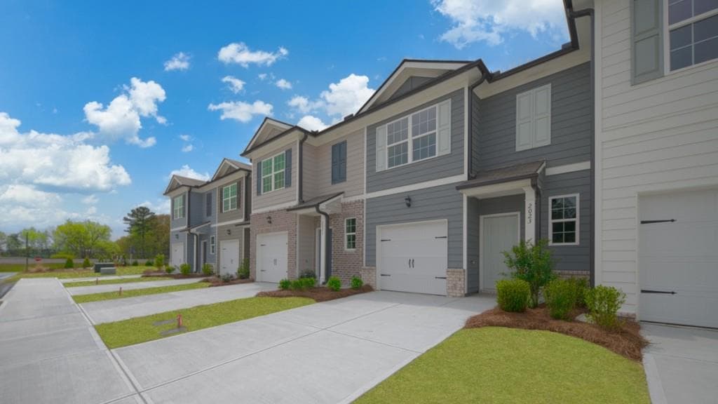 3 bedroom, 3 bathroom, 1,508 sq ft townhouse for sale at 2023 Roseleigh Drive, Douglasville, GA 30134 — photo 2