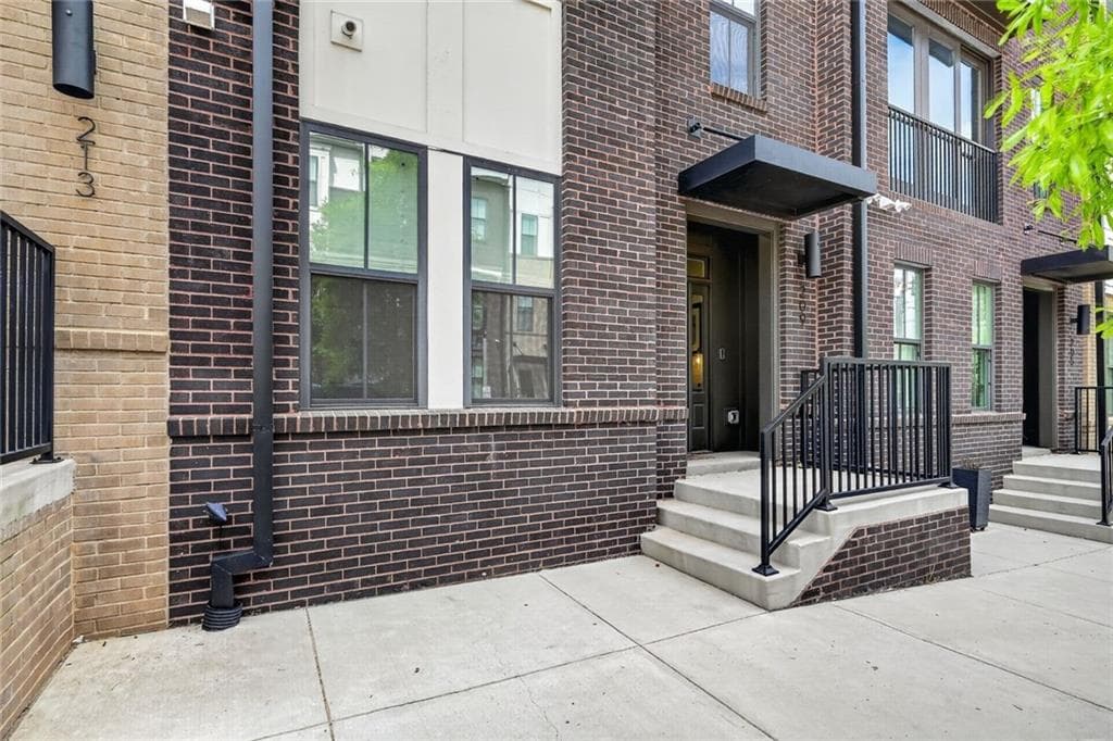 209 New Street, Decatur, GA 30030 — most recent listing photo