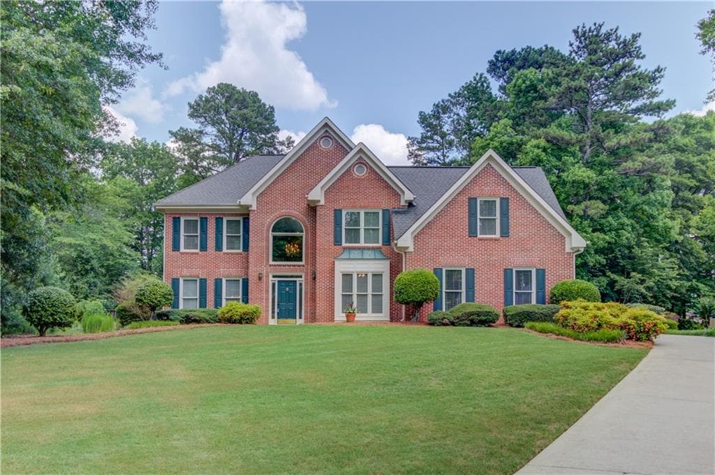 5 bedroom, 3 bathroom, 2,948 sq ft single family residence sold at 1721 Crowes Lake Court, Lawrenceville, GA 30043