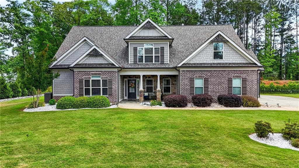 4 bedroom, 3 bathroom, 3,120 sq ft single family residence for sale at 3640 Eagle View Way, Monroe, GA 30655 — photo 2
