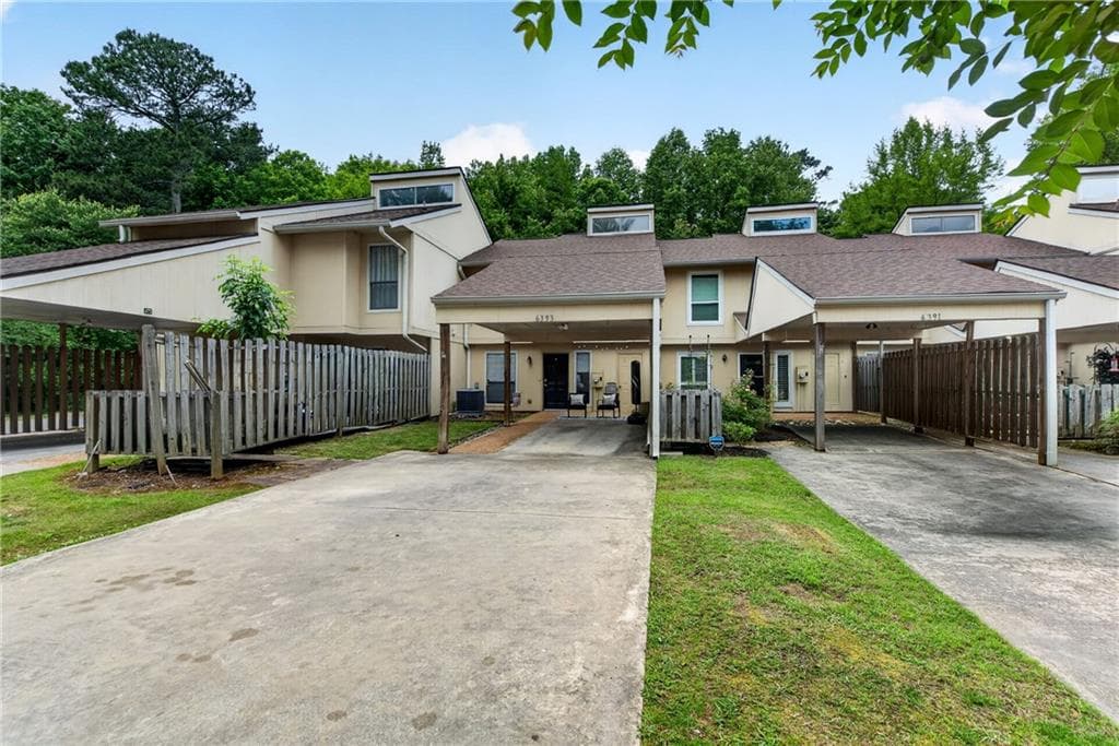 3 bedroom, 3 bathroom, 1,502 sq ft condominium for sale at 6393 Hawthorne Terrace, Peachtree Corners, GA 30092 — photo 3