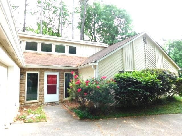 4 bedroom, 2 bathroom, 1,593 sq ft single family residence for rent at 1710 Pine Road, Marietta, GA 30062 for $2,195 a month — photo 2