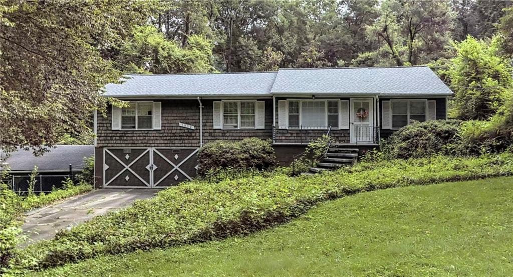 3 bedroom, 2 bathroom, 1,760 sq ft single family residence sold at 1052 Country Lane, Atlanta, GA 30324