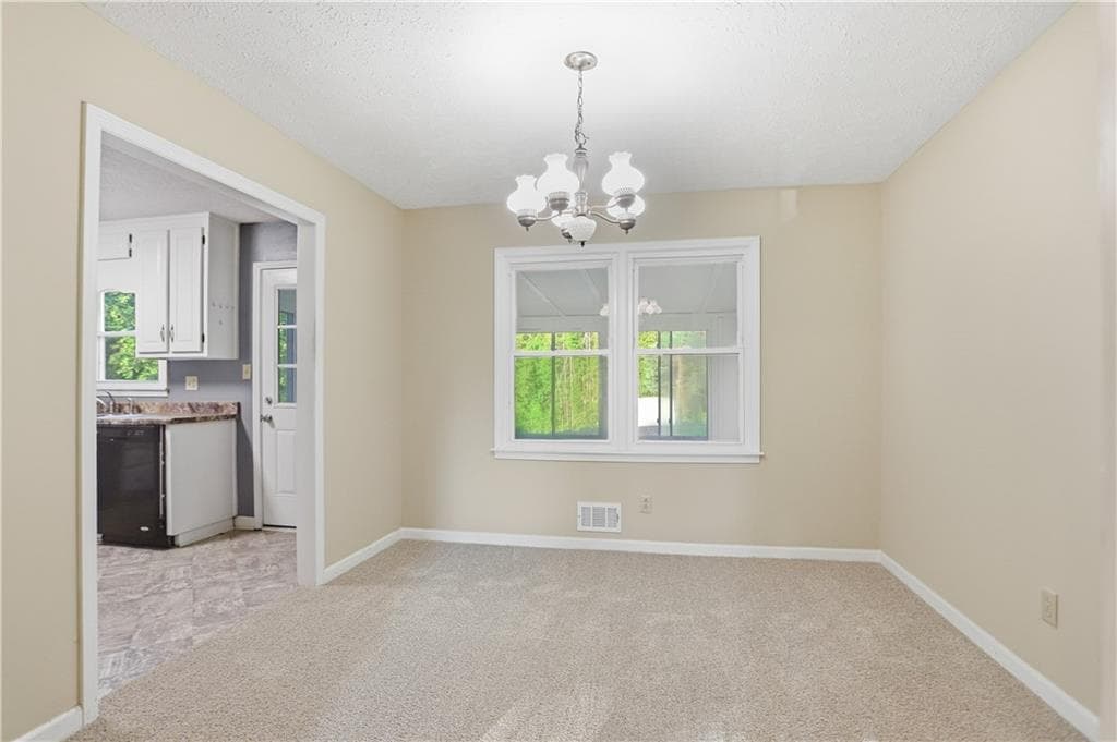 4 bedroom, 2 bathroom, 1,494 sq ft single family residence for sale at 6742 Kellogg Drive, Acworth, GA 30102 — photo 8