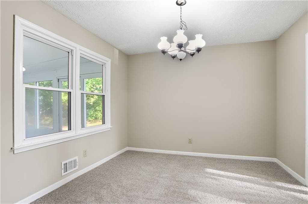 4 bedroom, 2 bathroom, 1,494 sq ft single family residence for sale at 6742 Kellogg Drive, Acworth, GA 30102 — photo 9