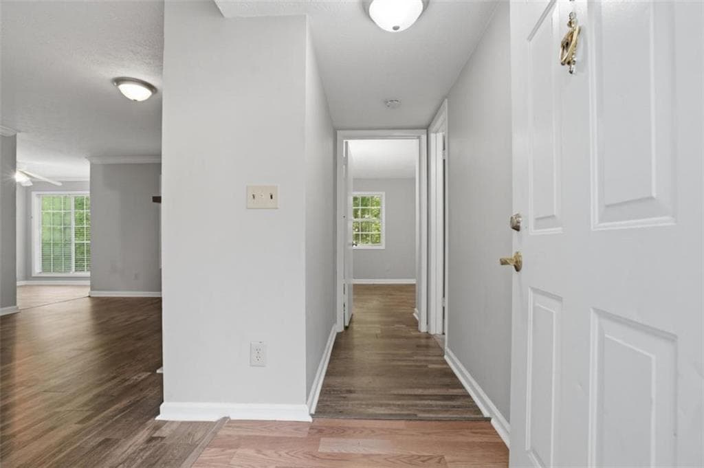 2 bedroom, 2 bathroom, 1,223 sq ft condominium for sale at 704 Glenleaf Drive, Peachtree Corners, GA 30092 — photo 3