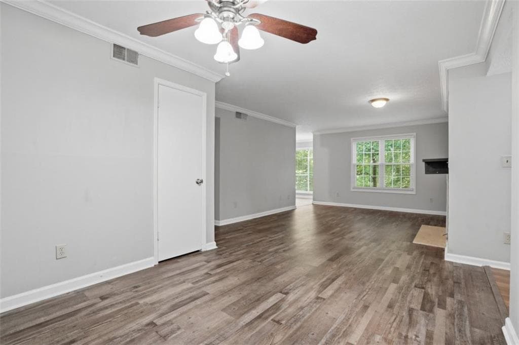 2 bedroom, 2 bathroom, 1,223 sq ft condominium for sale at 704 Glenleaf Drive, Peachtree Corners, GA 30092 — photo 4
