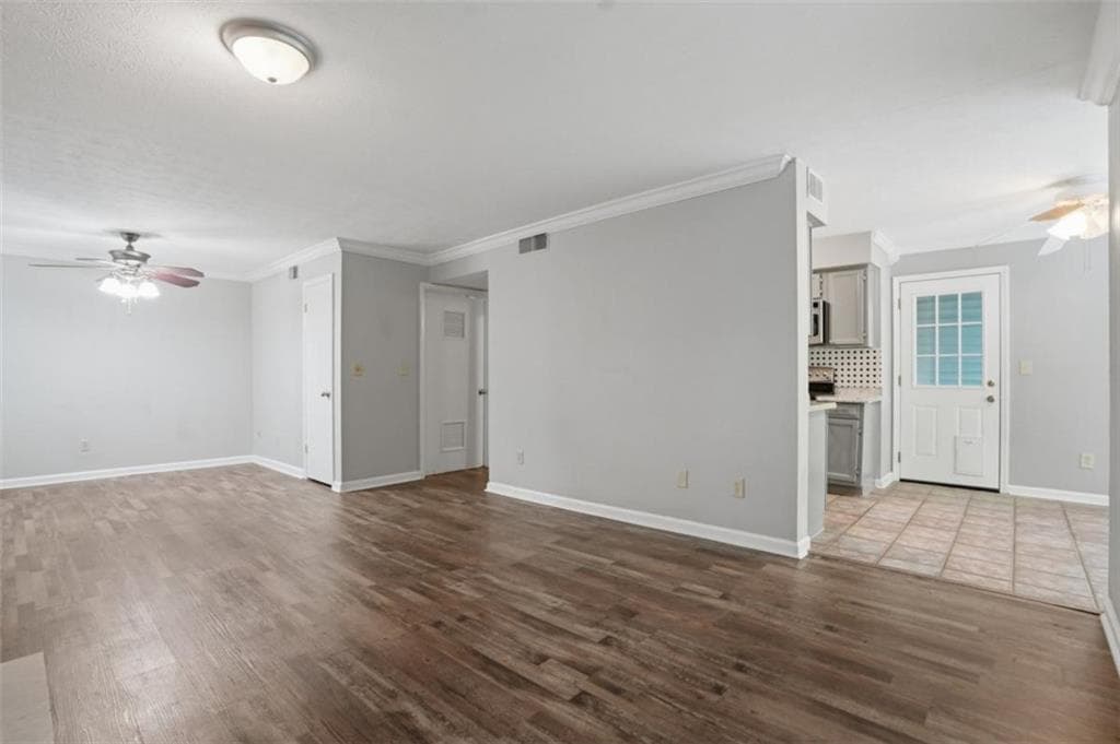 2 bedroom, 2 bathroom, 1,223 sq ft condominium for sale at 704 Glenleaf Drive, Peachtree Corners, GA 30092 — photo 8
