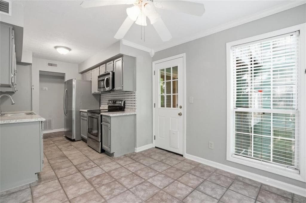 2 bedroom, 2 bathroom, 1,223 sq ft condominium for sale at 704 Glenleaf Drive, Peachtree Corners, GA 30092 — photo 10