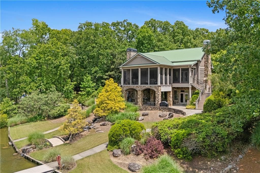 3 bedroom, 4 bathroom, 2,248 sq ft single family residence for sale at 1041 Fox Chase Run, Greensboro, GA 30642 — photo 4