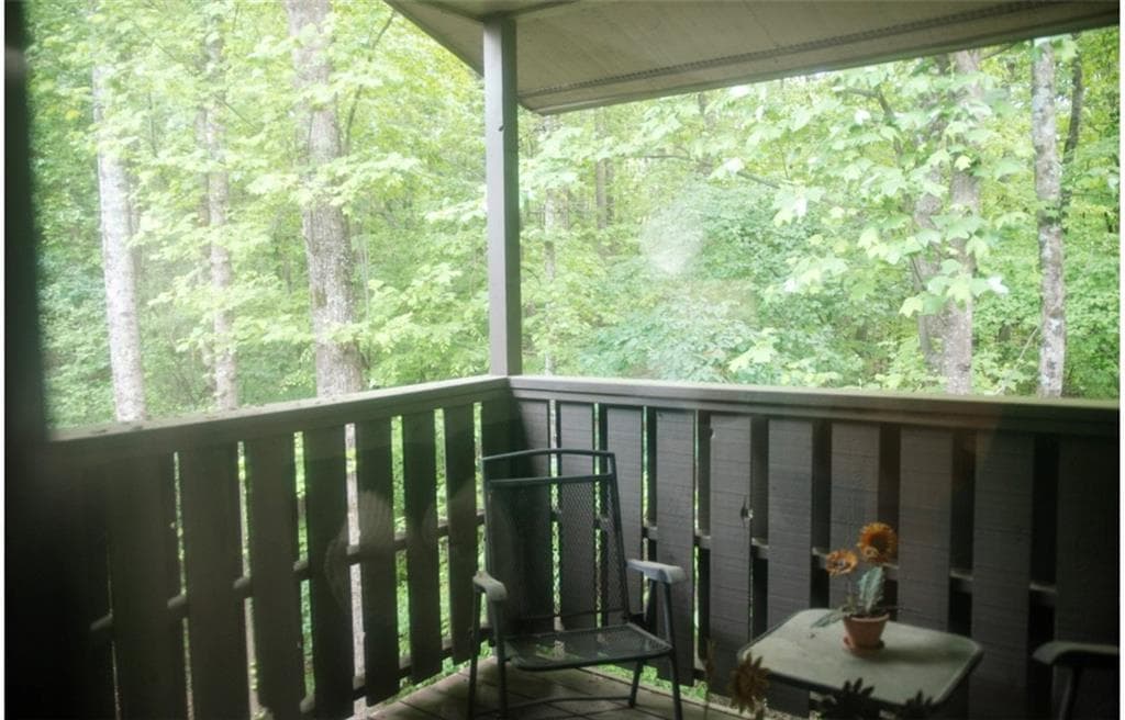 1 bedroom, 1 bathroom, 861 sq ft condominium for sale at 709 Woodcliff Drives, Sandy Springs, GA 30350 — photo 6