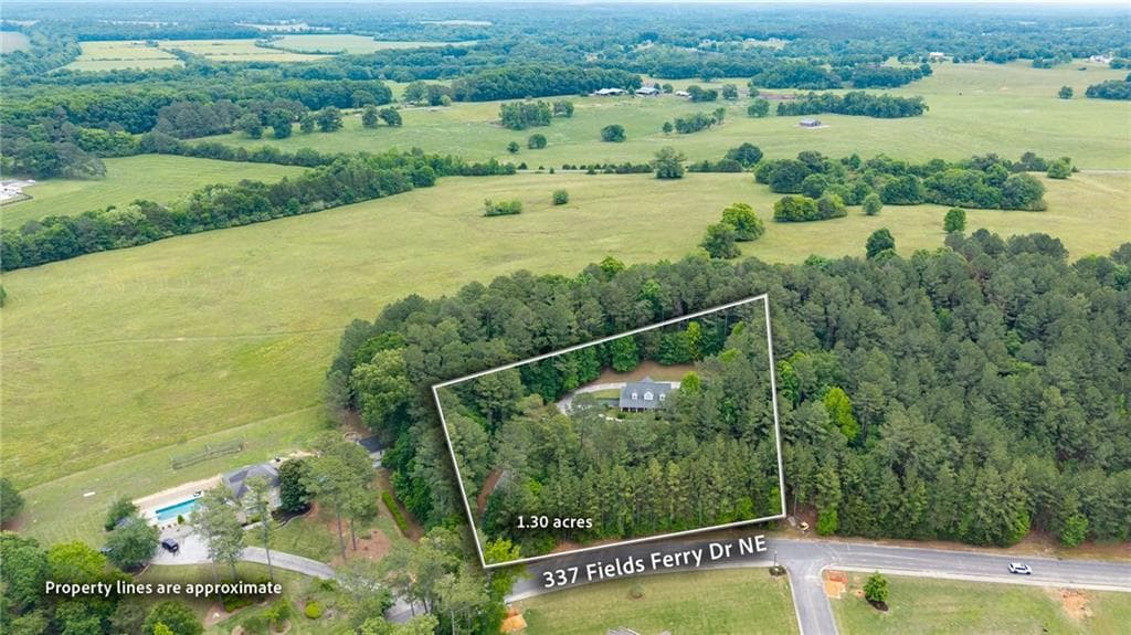 3 bedroom, 4 bathroom, 3,643 sq ft single family residence under contract at 337 Fields Ferry Drive, Calhoun, GA 30701 — photo 2