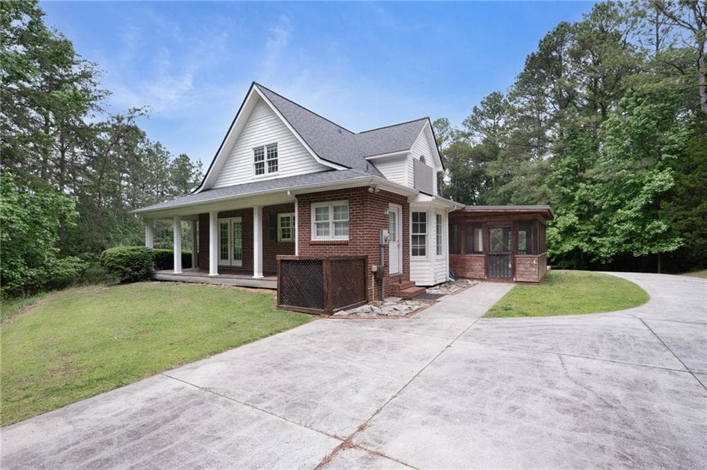 3 bedroom, 4 bathroom, 3,643 sq ft single family residence under contract at 337 Fields Ferry Drive, Calhoun, GA 30701 — photo 9