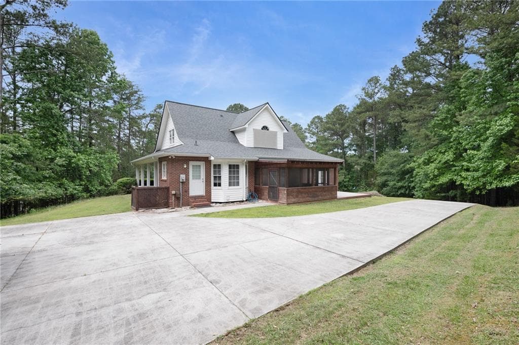 3 bedroom, 4 bathroom, 3,643 sq ft single family residence under contract at 337 Fields Ferry Drive, Calhoun, GA 30701 — photo 10