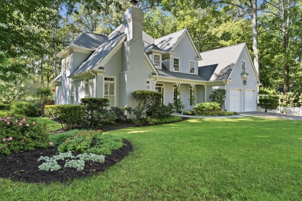 4 bedroom, 4 bathroom, 3,731 sq ft single family residence for sale at 1314 Battleview Drive, Atlanta, GA 30327 — photo 2