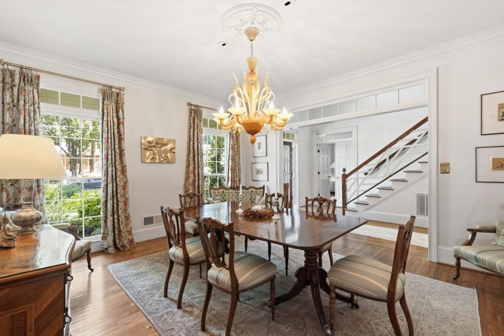 4 bedroom, 4 bathroom, 3,731 sq ft single family residence for sale at 1314 Battleview Drive, Atlanta, GA 30327 — photo 4