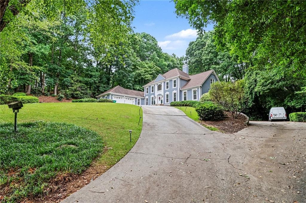 4 bedroom, 4 bathroom, 4,527 sq ft single family residence under contract at 590 Valley Hall Drive, Atlanta, GA 30350 — photo 3