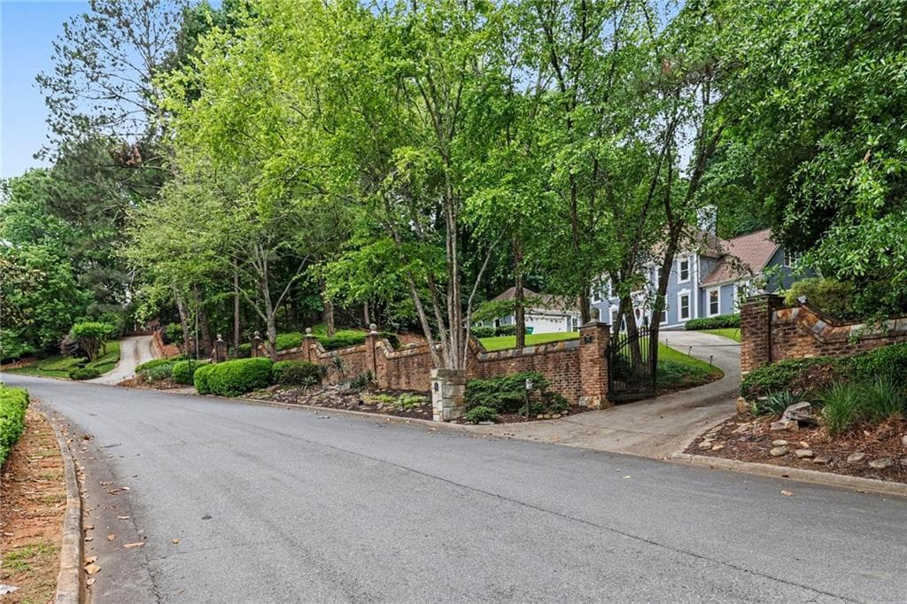 4 bedroom, 4 bathroom, 4,527 sq ft single family residence under contract at 590 Valley Hall Drive, Atlanta, GA 30350 — photo 4