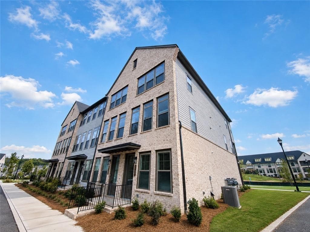3 bedroom, 4 bathroom, 1,808 sq ft townhouse for rent at 3729 Allegretto Circle, Atlanta, GA 30339 for $2,750 a month — photo 1 of 29