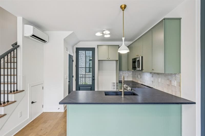 1 bedroom, 2 bathroom, 1,056 sq ft townhouse for sale at 1160 Boulevard 3, Atlanta, GA 30312 — photo 7