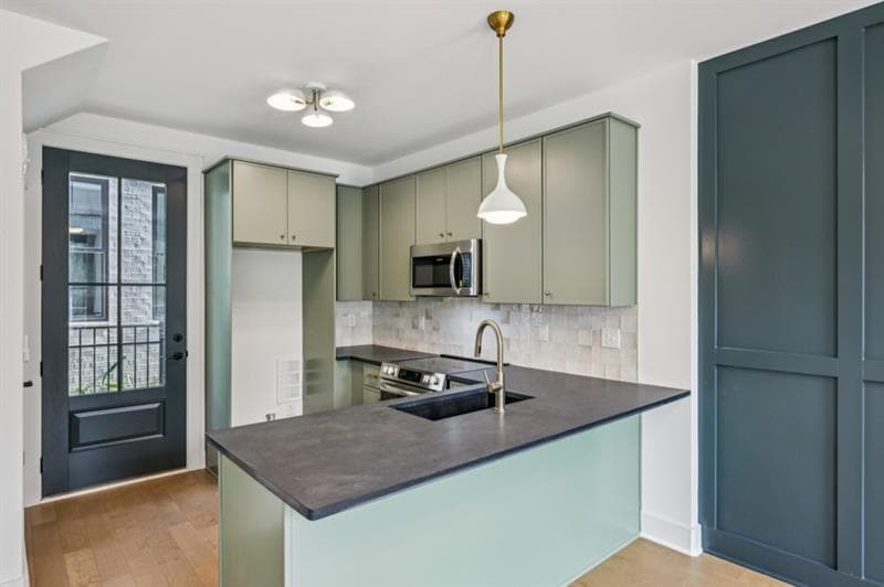1 bedroom, 2 bathroom, 1,056 sq ft townhouse for sale at 1160 Boulevard 3, Atlanta, GA 30312 — photo 9