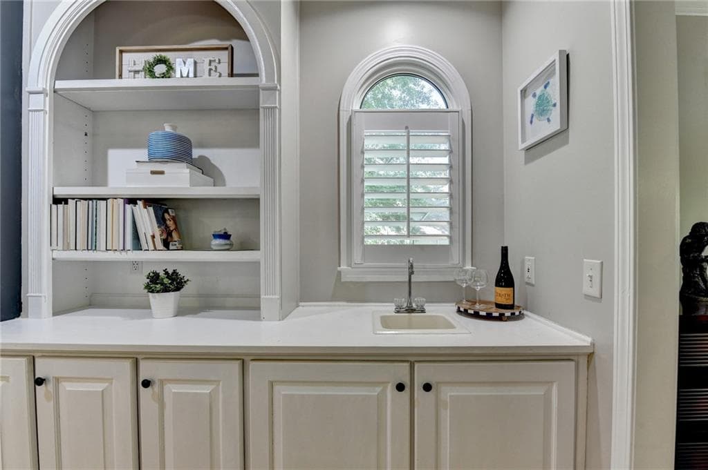 5 bedroom, 6 bathroom, 4,441 sq ft single family residence for sale at 13415 Providence Lake Drive, Milton, GA 30004 — photo 7