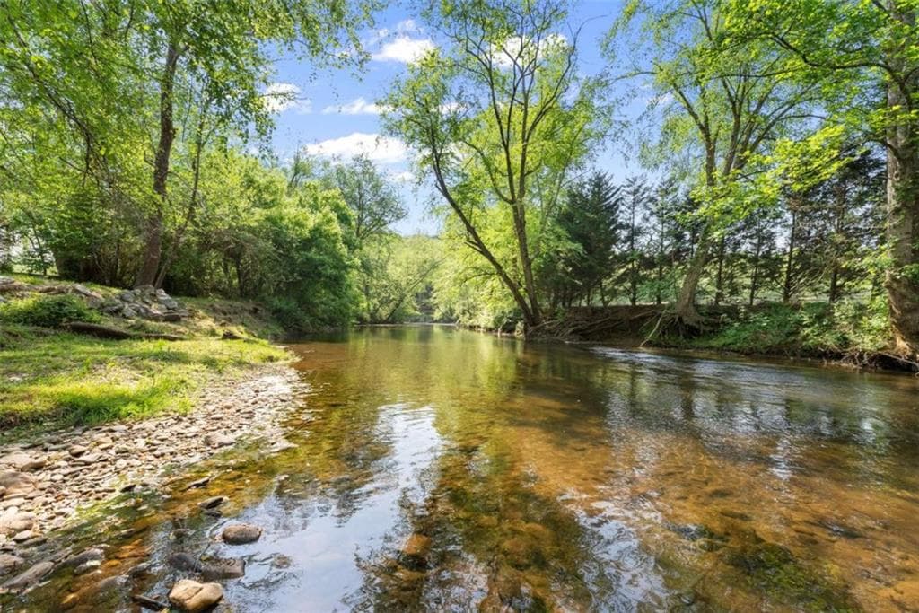 3 bedroom, 3 bathroom, 2,909 sq ft single family residence for sale at 1304 Highway 17, Sautee Nacoochee, GA 30571 — photo 8
