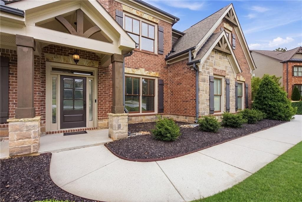 5 bedroom, 4 bathroom, 3,475 sq ft single family residence for sale at 1884 Granite Hill Court, Hoschton, GA 30548 — photo 3