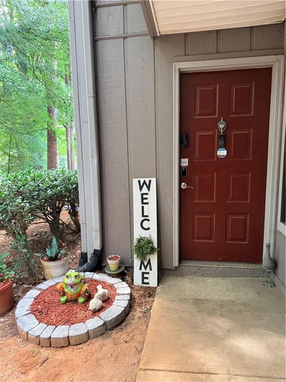 2 bedroom, 2 bathroom, 1,182 sq ft condominium for sale at 4005 Woodridge Way, Tucker, GA 30084 — photo 2