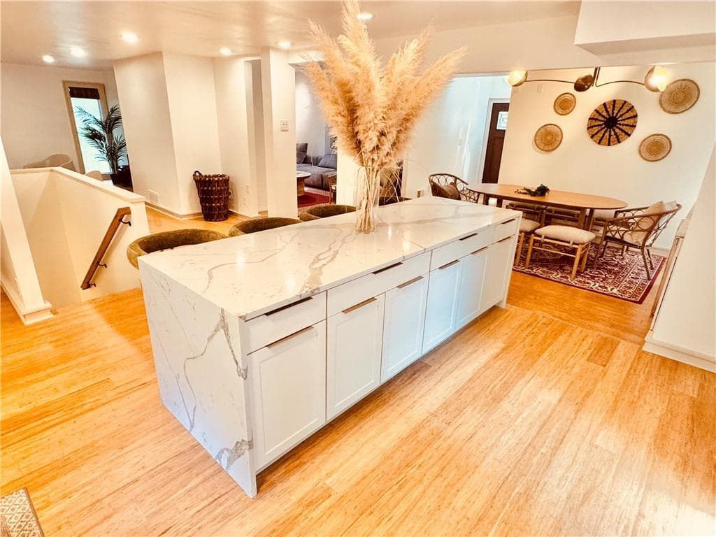 6 bedroom, 4 bathroom, 5,012 sq ft single family residence for sale at 175 River Court Parkway, Atlanta, GA 30328 — photo 3