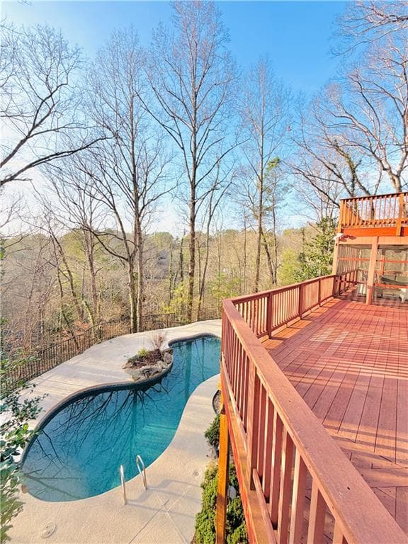 6 bedroom, 4 bathroom, 5,012 sq ft single family residence for sale at 175 River Court Parkway, Atlanta, GA 30328 — photo 5