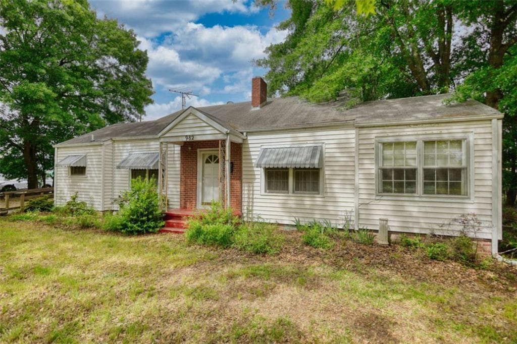 2 bedroom, 1 bathroom, 1,247 sq ft single family residence for sale at 982 Highland Circle, Conyers, GA 30012 — photo 2
