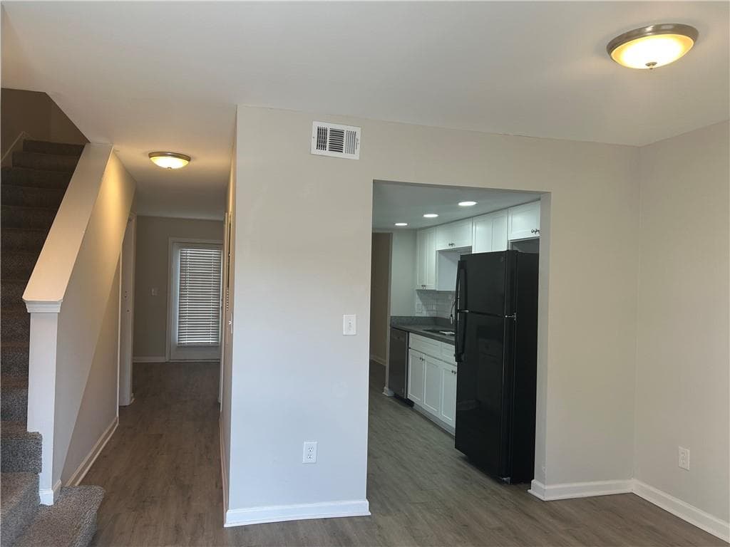 2 bedroom, 2 bathroom, 1,728 sq ft townhouse for sale at 2604 Campbellton Road B4, Atlanta, GA 30311 — photo 2
