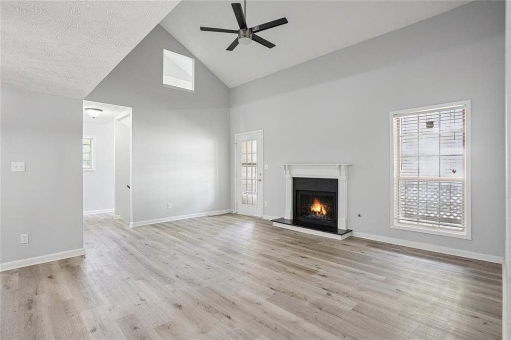 3 bedroom, 2 bathroom, 1,252 sq ft condominium for sale at 6430 Oakleaf Way, Morrow, GA 30260 — photo 8