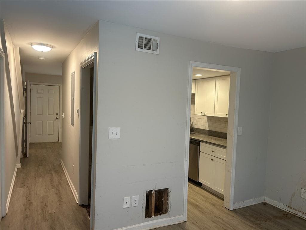 2 bedroom, 3 bathroom, 1,728 sq ft townhouse for sale at 2604 Campbellton Road 3C, Atlanta, GA 30311 — photo 8
