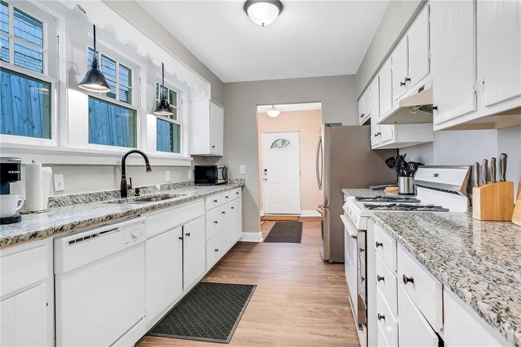 4 bedroom, 2 bathroom, 1,985 sq ft single family residence for sale at 777 Brookridge Drive, Atlanta, GA 30306 — photo 10