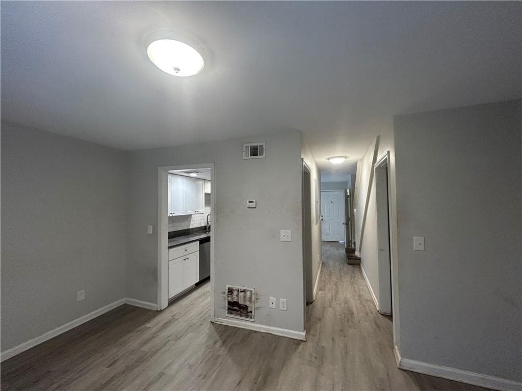 2 bedroom, 2 bathroom, 1,728 sq ft townhouse for sale at 2604 Campbellton Road 4C, Atlanta, GA 30311 — photo 3