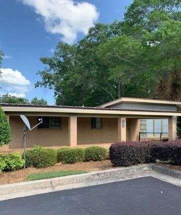 3 bedroom, 2 bathroom, 1,404 sq ft single family residence for rent at 160 Cown Drive, Loganville, GA 30052 for $1,650 a month — photo 1 of 21
