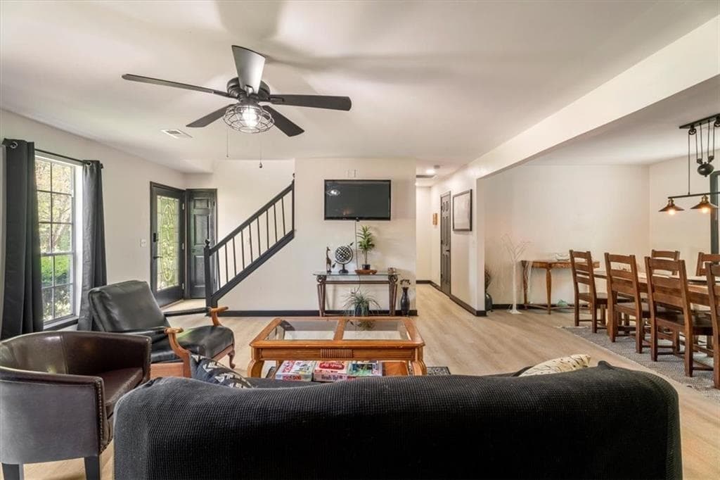 5 bedroom, 4 bathroom, 4,148 sq ft single family residence for sale at 165 Colony Circle, Canton, GA 30114 — photo 8