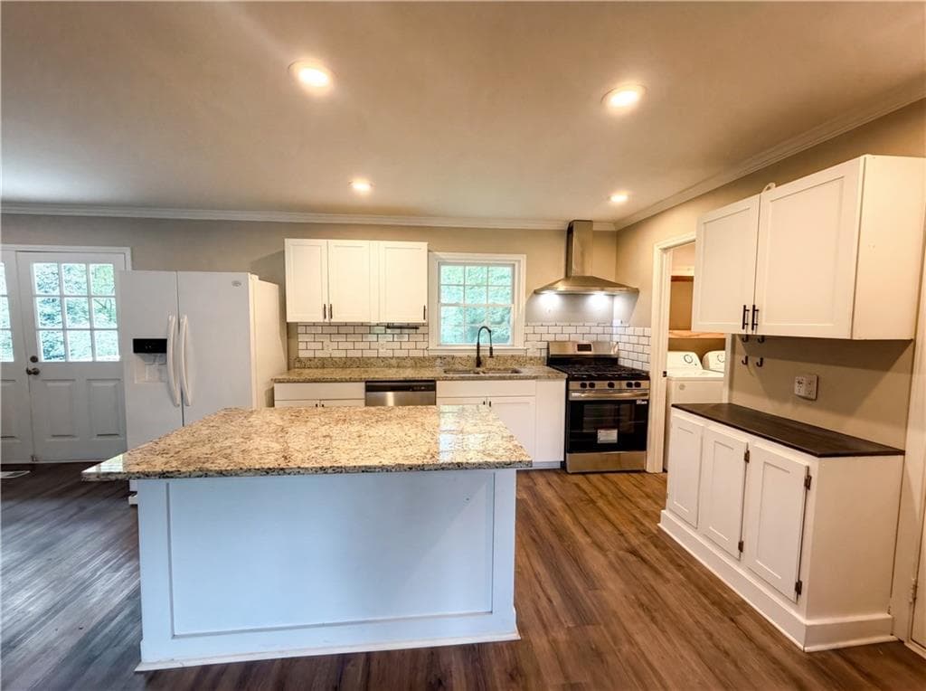 3 bedroom, 2 bathroom, 2,450 sq ft single family residence for sale at 190 Stroud Drive, Mableton, GA 30126 — photo 2